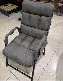 Armchair With Reclinable Angle & Hand Rest