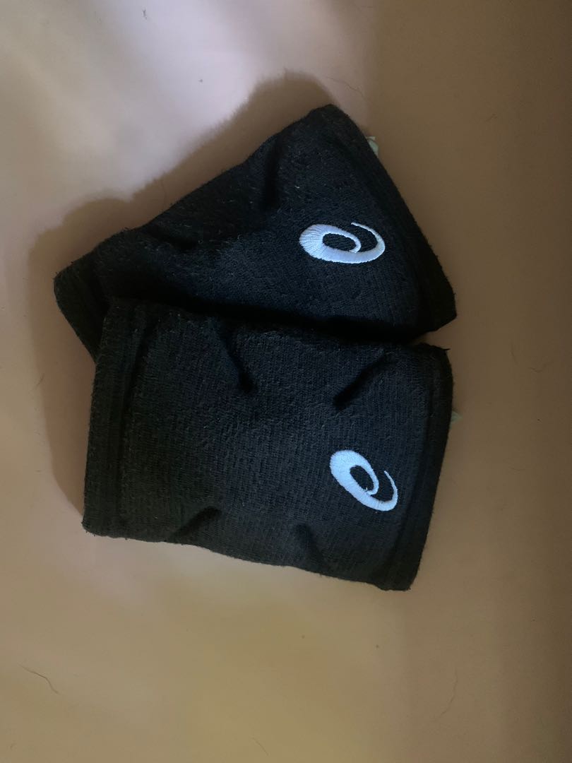 Asics Elbow Pads Used but not abused, Sports Equipment, Sports & Games