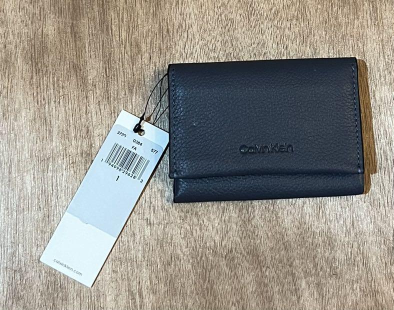 Authentic Calvin Klein Small Wallet, Women's Fashion, Bags & Wallets,  Wallets & Card holders on Carousell