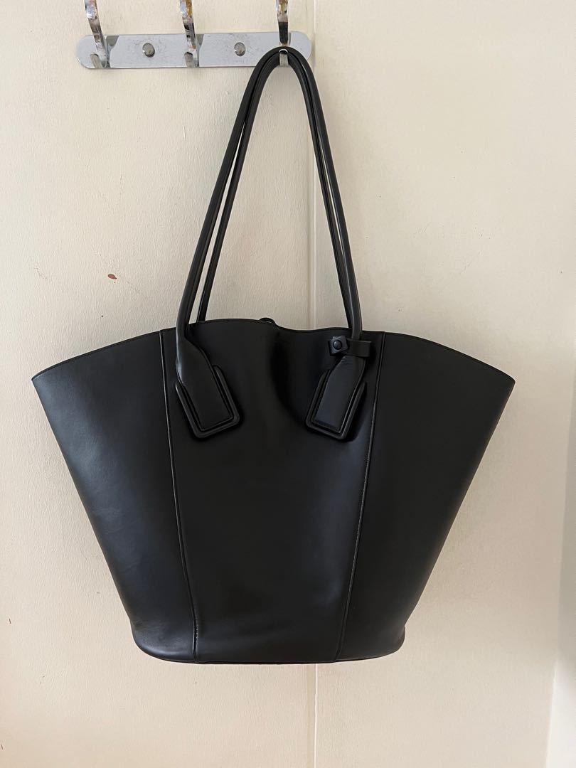 Bottega veneta basket tote deals