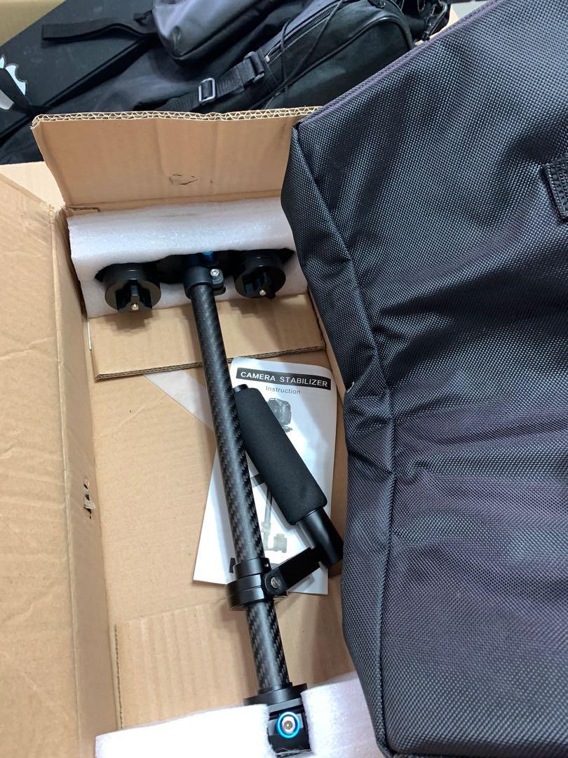 Camera stabilizer (Category: Video Cameras) located in Singapore. Submitted by kiwibirdegg (Listing ID 1150034299, Image 1). Description: Bought but never used before. .