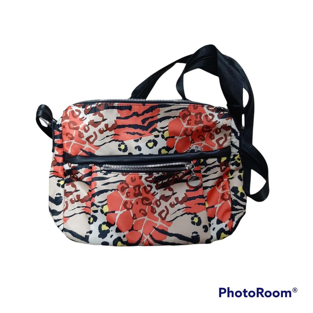 Carpisa sling bag shop