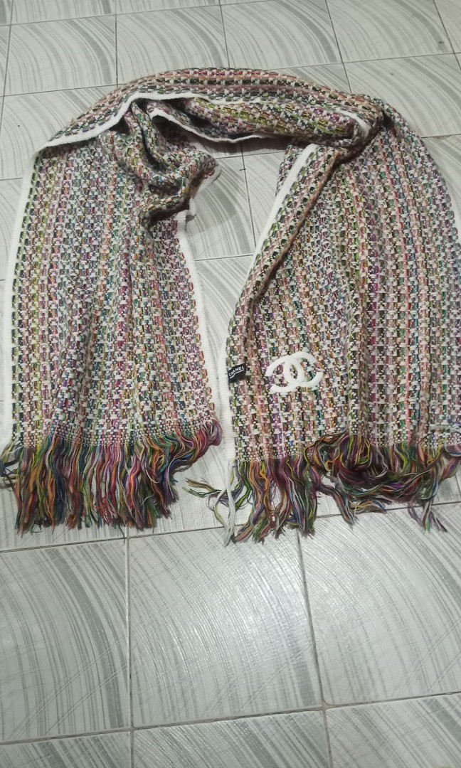 Chanel store tweed scarf