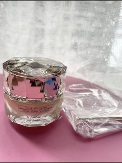 （分類：）位於 。 由 Candyflossss 提交（商品編號 1150064485，圖片 1）。簡介： 。