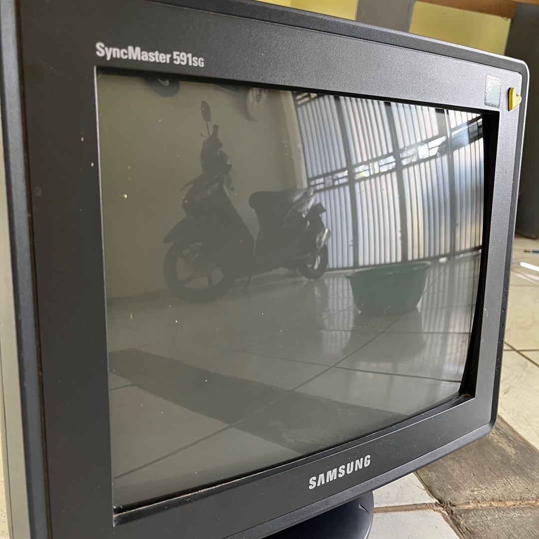 Desktop Komputer Monitor jadul merk 