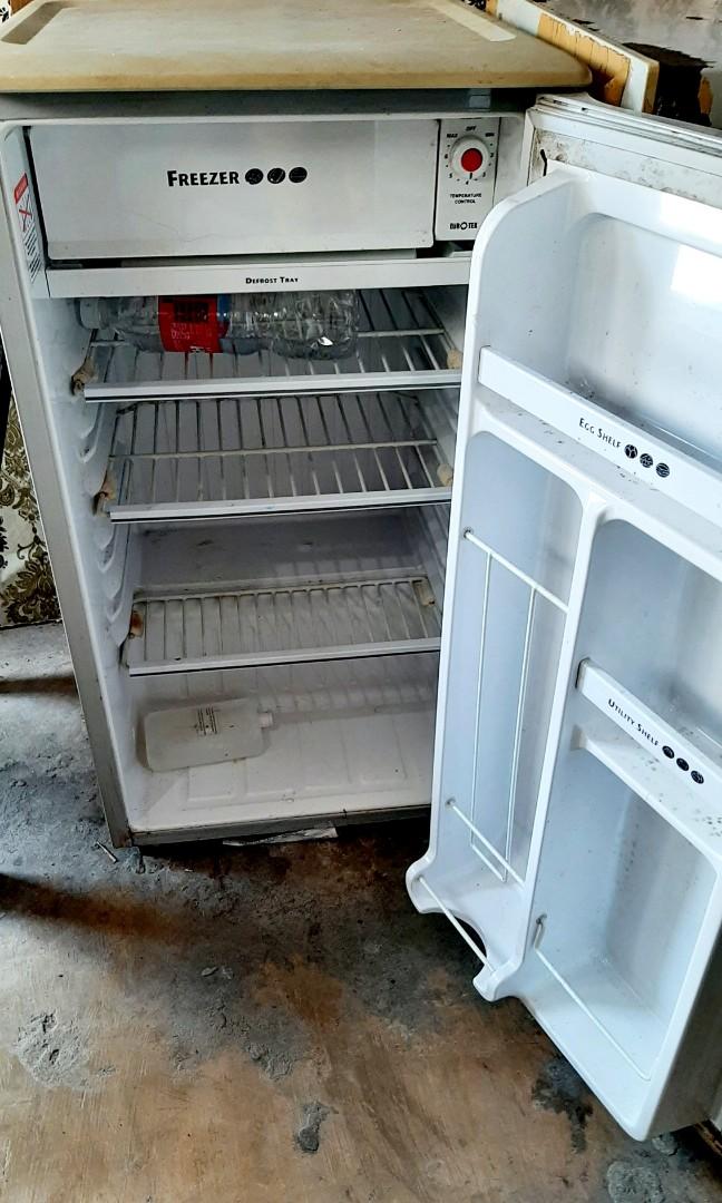 Eurotek Refrigerator (EPR90MS), TV & Home Appliances, Kitchen