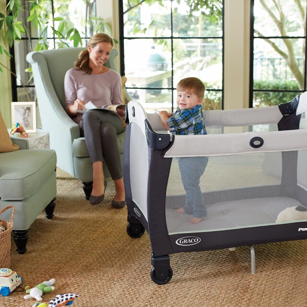 Graco Pack N Play Reversible Napper and Changer, Babies & Kids, Baby