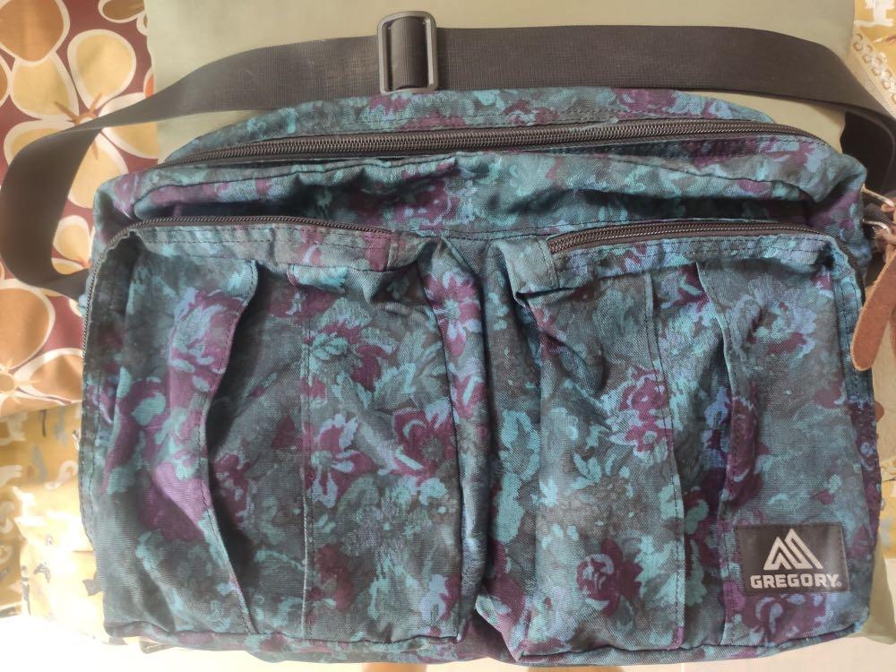 Gregory twin pocket shoulder bag blue tapestry m size