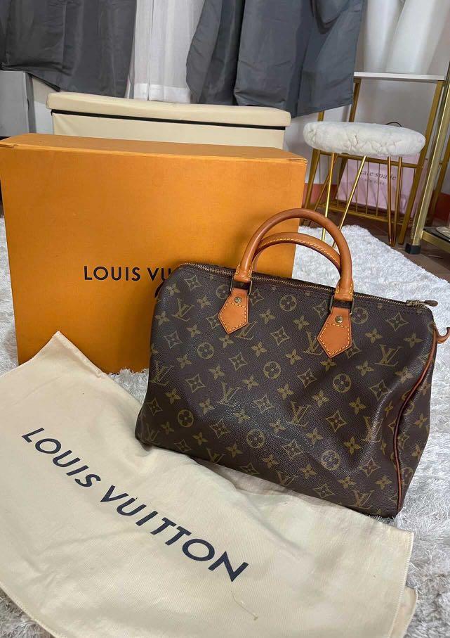 Guaranteed authentic LV speedy 30 monogram (Category: Luxury Bags & Wallets) located in Naga. Submitted by akimadison.ph (Listing ID 1150194287, Image 1). Description: Canvas is in great condition! Very bright pa ❤️ Bag only. No inclusions Addtl 1k for dustbag.