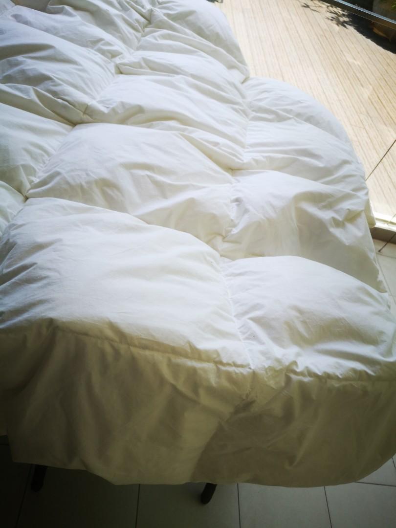 Ikea Honsbar light warm duvet with duvet cover and box, Furniture