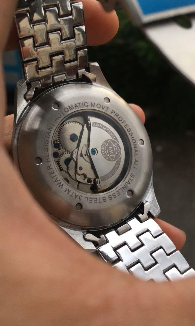 Jam 2025 iwc bekas