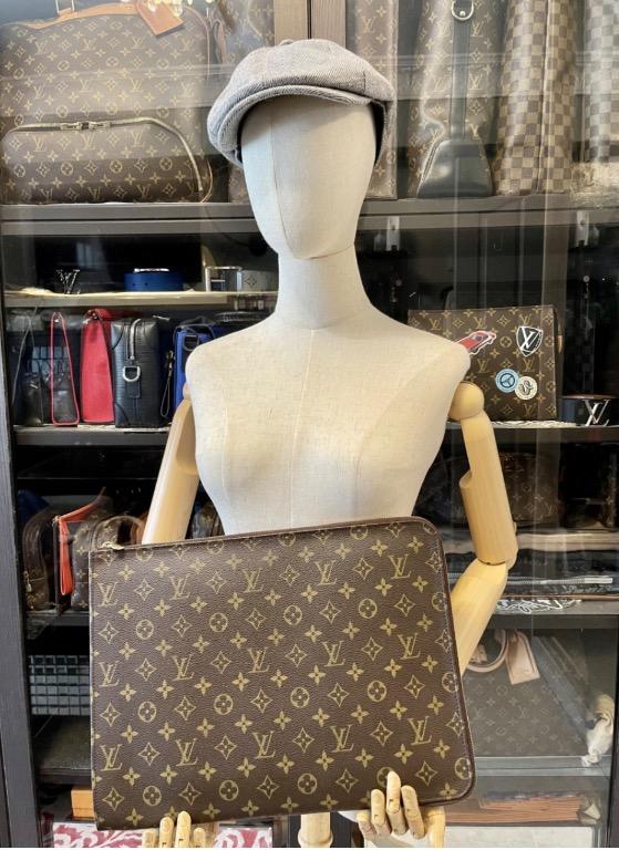 Louis Vuitton Monogram Canvas Etui Voyage GM Pochette - Yoogi's Closet