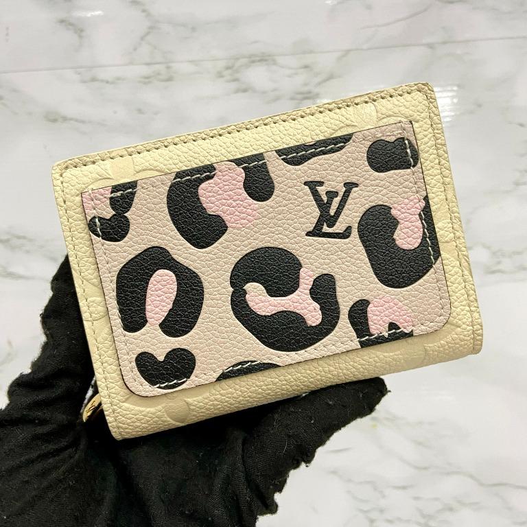 Louis Vuitton Clea Wallet, Women's Fashion, Bags & Wallets, Wallets & Card  Holders on Carousell