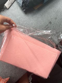 （分類：）位於 。 由 anna_robin 提交（商品編號 1150078476，圖片 1）。簡介： 。