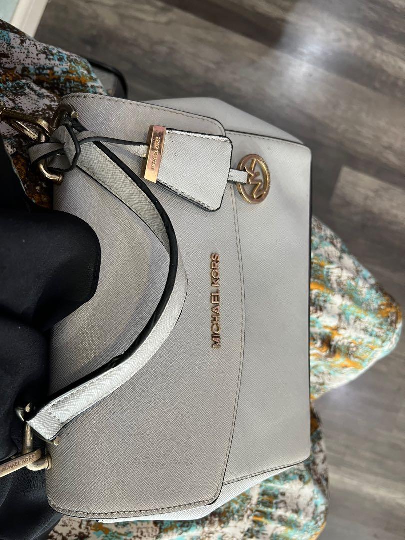 Michael Kors Ava XS Crossbody in Pale Gold, Women's Fashion, Bags &  Wallets, Cross-body Bags on Carousell