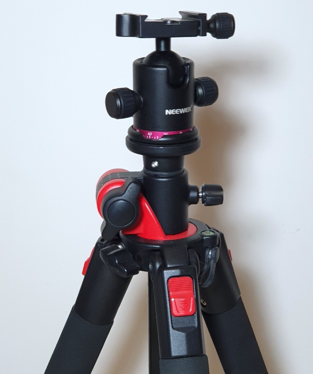 Neewer 184cm multifunctional Camera Tripod Monopod with 360Degree Rotatable Center Column and