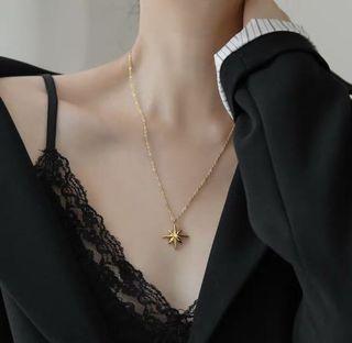 (New) Stylish fashion sparkling star necklace