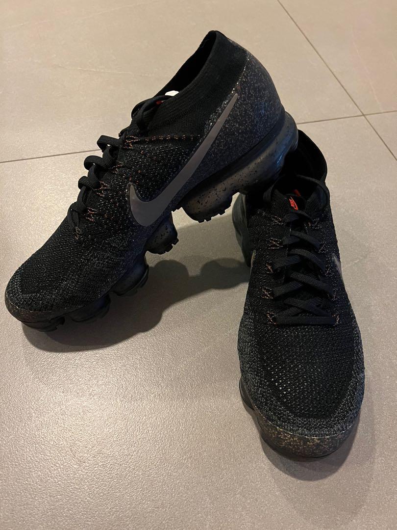black vapormax size 9