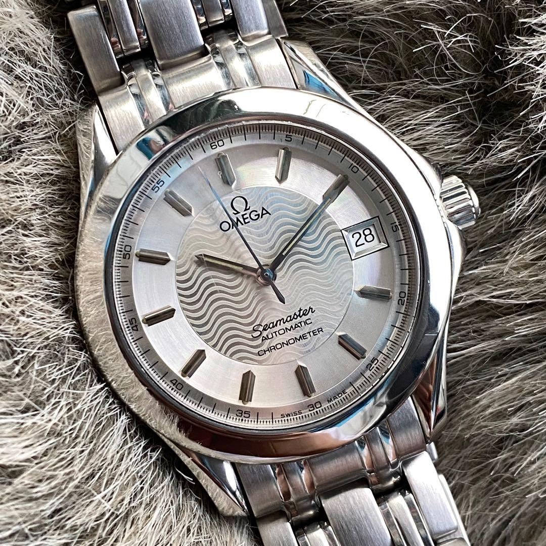 OMEGA Seamaster Chronometer Automatic (Category: Luxury Watches) located in Manila. Submitted by baywatchesph (Listing ID 1150122731, Image 1). Description: OMEGA Seamaster Chronometer Ref no. 168.1501 Condition: 9/10 - Has minimal signs of wear with Excellent working condition and has a beautiful exterior without any big scratches. Automatic movement 36mm case diameter Date display at the 3 o’clock position Can fit up to 7.3 inches wrist size Me