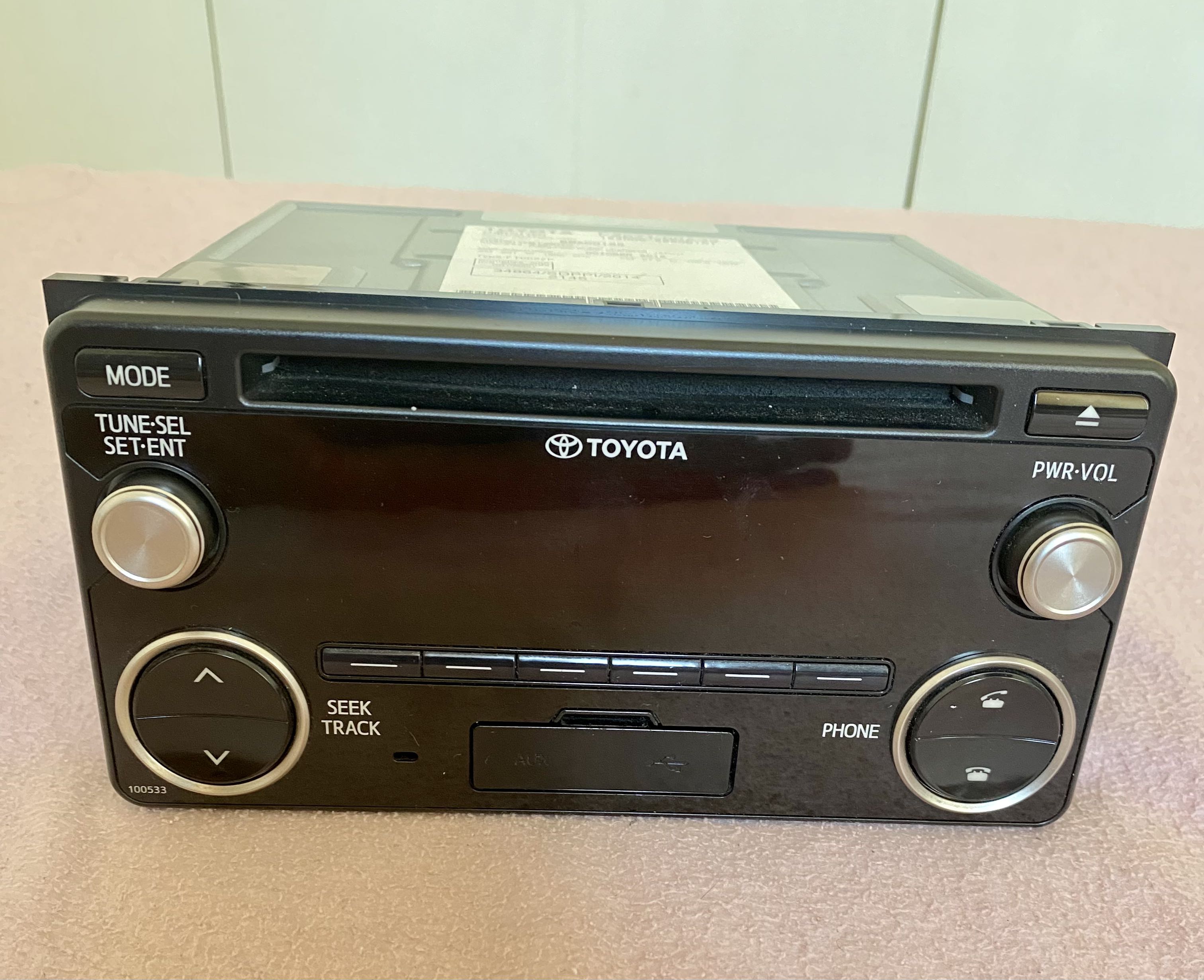 Original Toyota Innova Head Unit/ Stereo with Remote and Manual Car