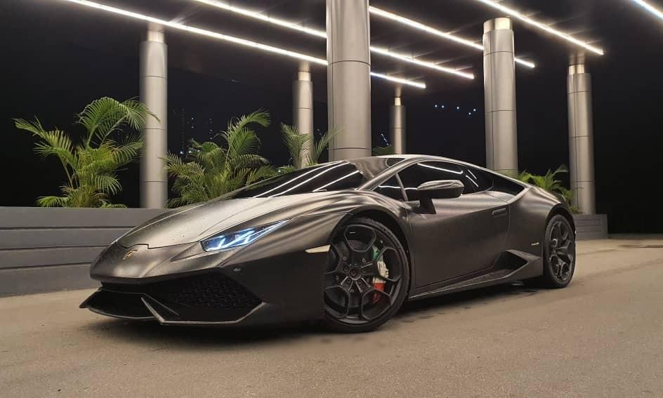 RENT Lamborghini Huracan  V10 - Black Edition, Cars, Vehicle Rentals on  Carousell