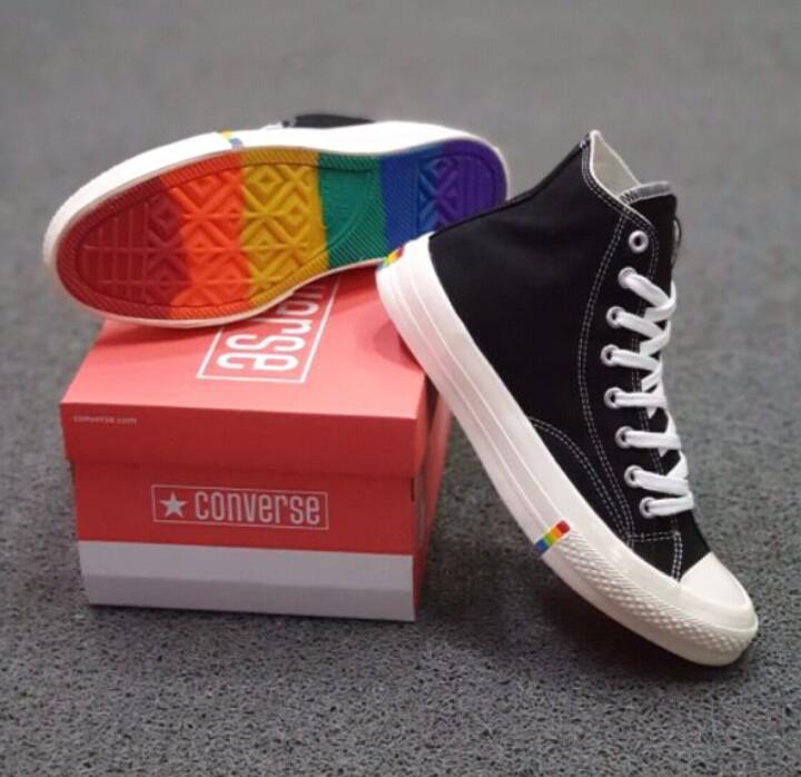 Sepatu converse hot sale rainbow