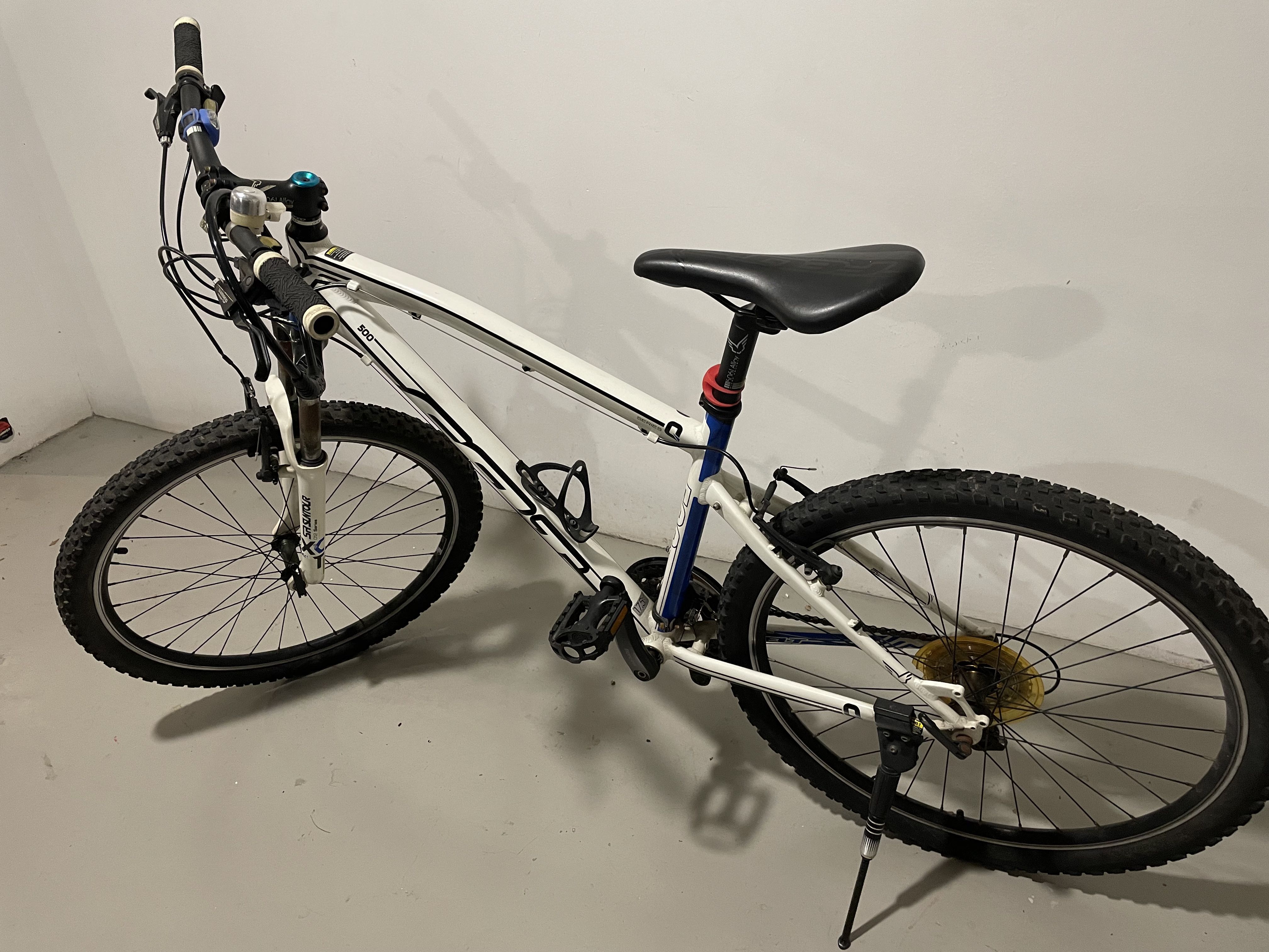 Shimano V-brake gear. 8-speed 26 inch. Super light in aluminium ...