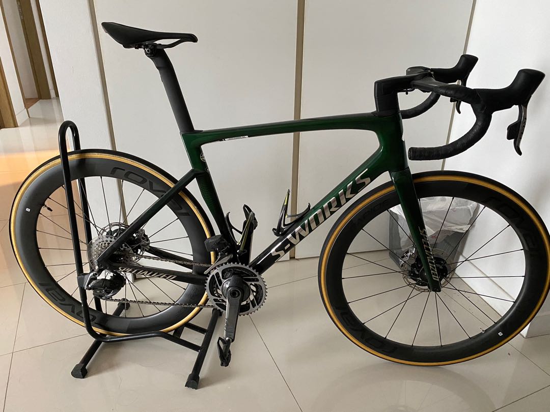 S works tarmac green store
