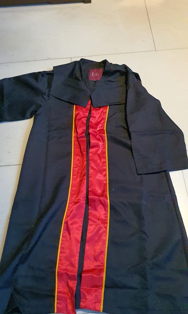 Selling Temasek Poly Graduation gown, Women's Fashion, Coats, Jackets ...