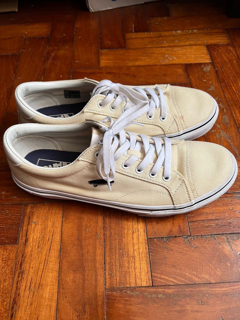 Vans shoe with Skateboard logo in off white cream Men s Fashion
