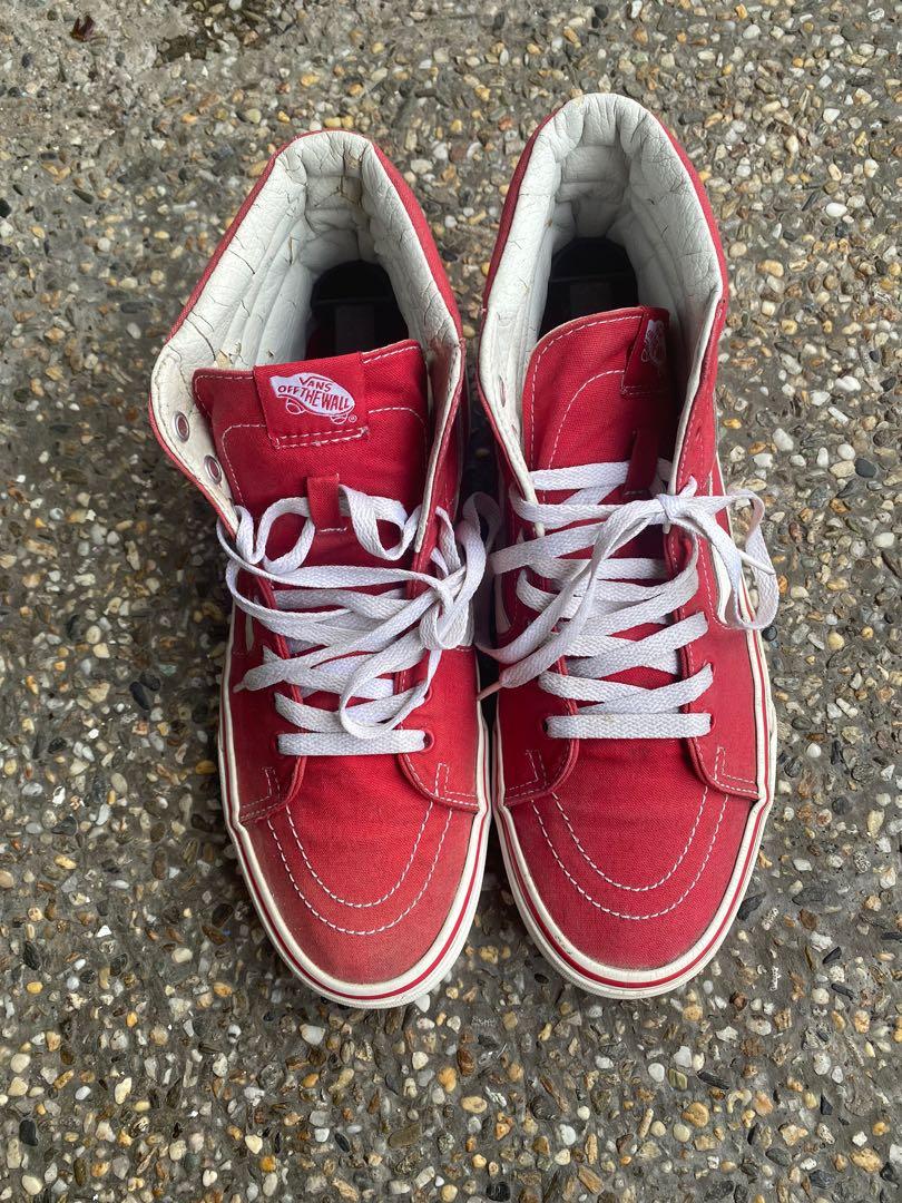 Dirty outlet red vans