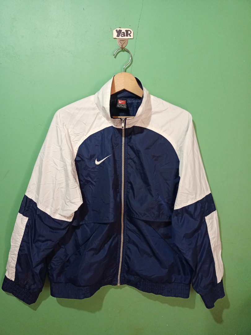 Vintage Nike Windbreaker Jacket, Men's Fashion, Coats, Jackets Outerwear on Carousell