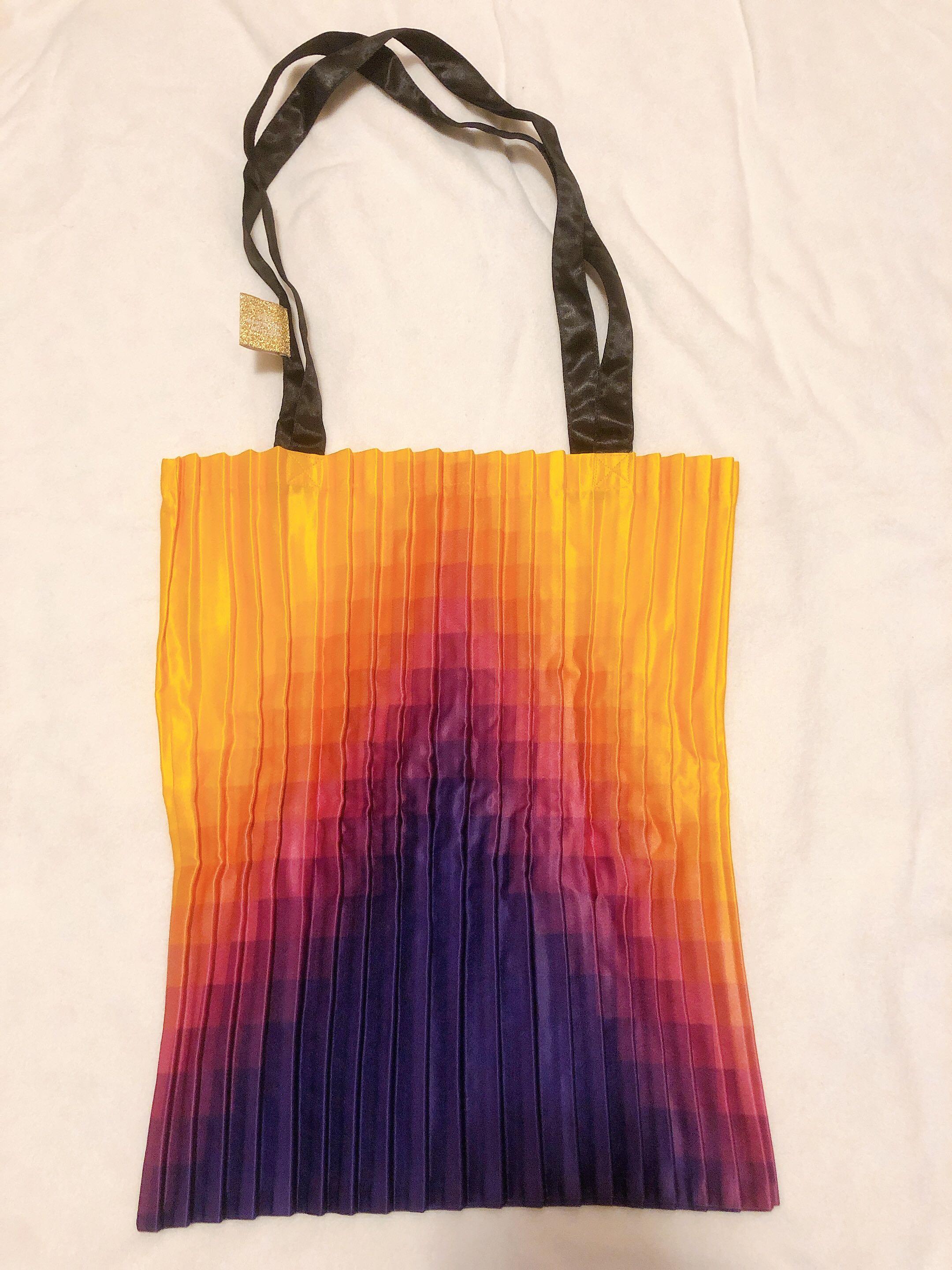 W&S (Write Sketch) pleated tote bag (Made in Italy), 女裝, 手袋及