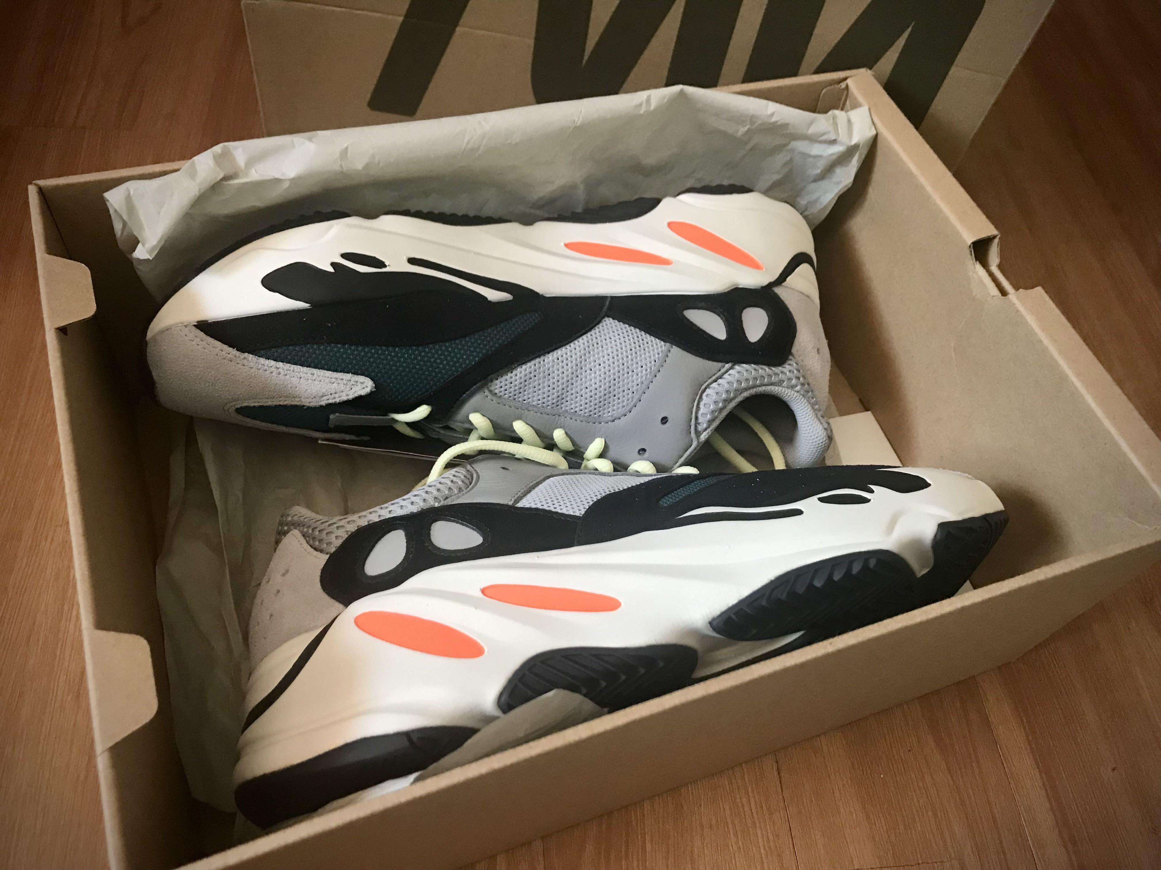 yeezy 700 wave runner size 11