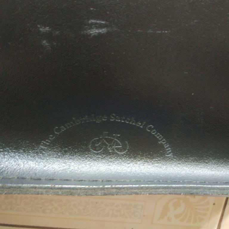 Cambridge Satchel 15 inch bag (Category: Luxury Bags & Wallets) located in Pasay City. Submitted by denimdude.ph (Listing ID 1150213850, Image 3). Description: scratches.