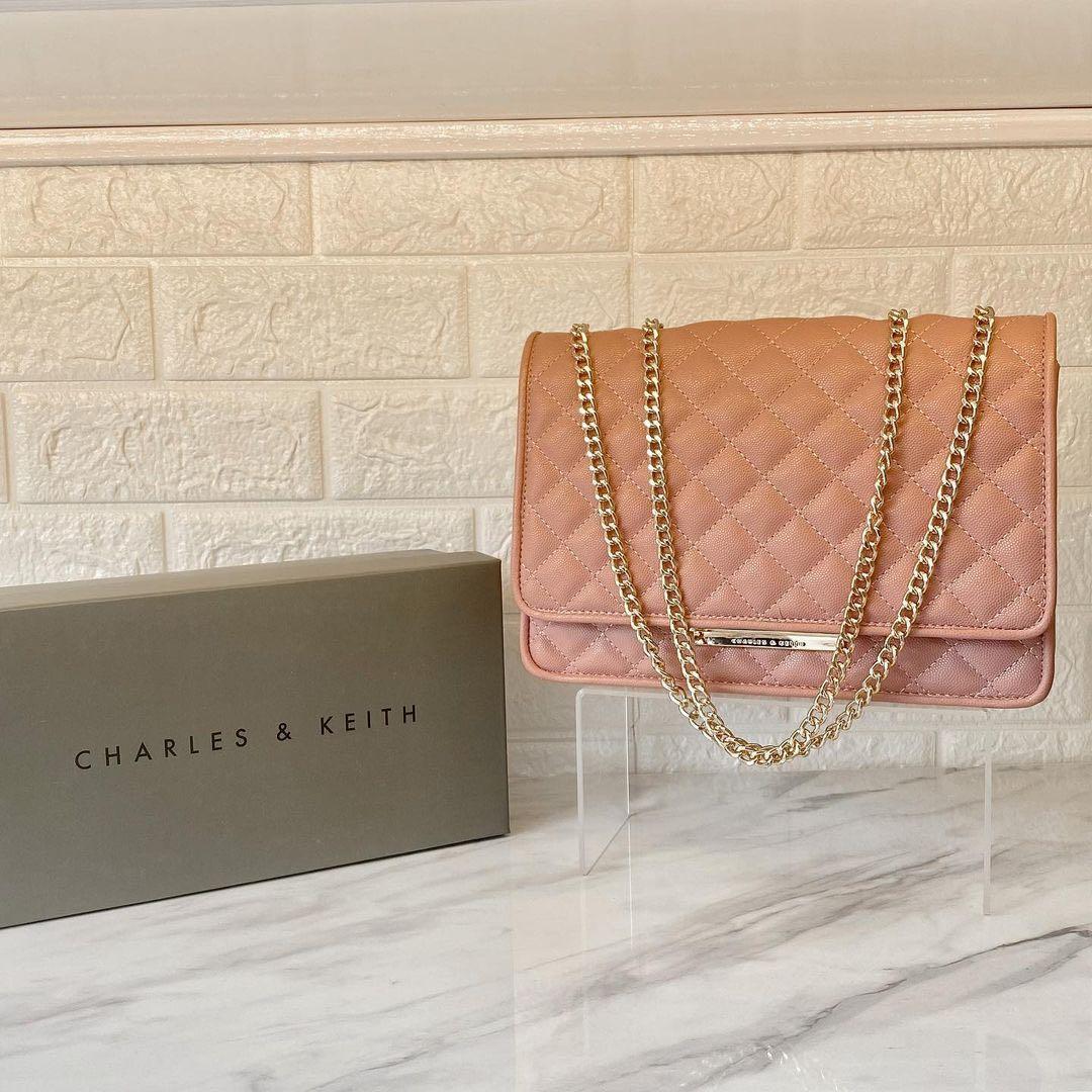Charles and keith clearance quilted chain shoulder bag