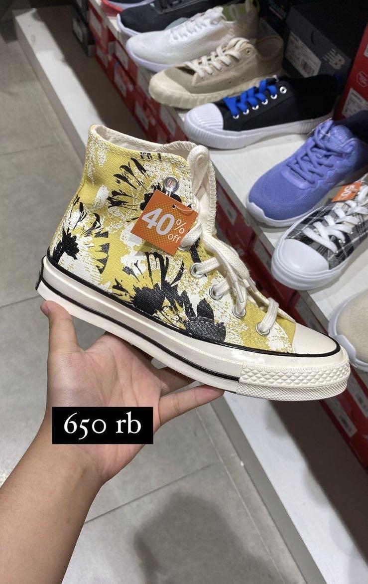 Sepatu clearance converse motif