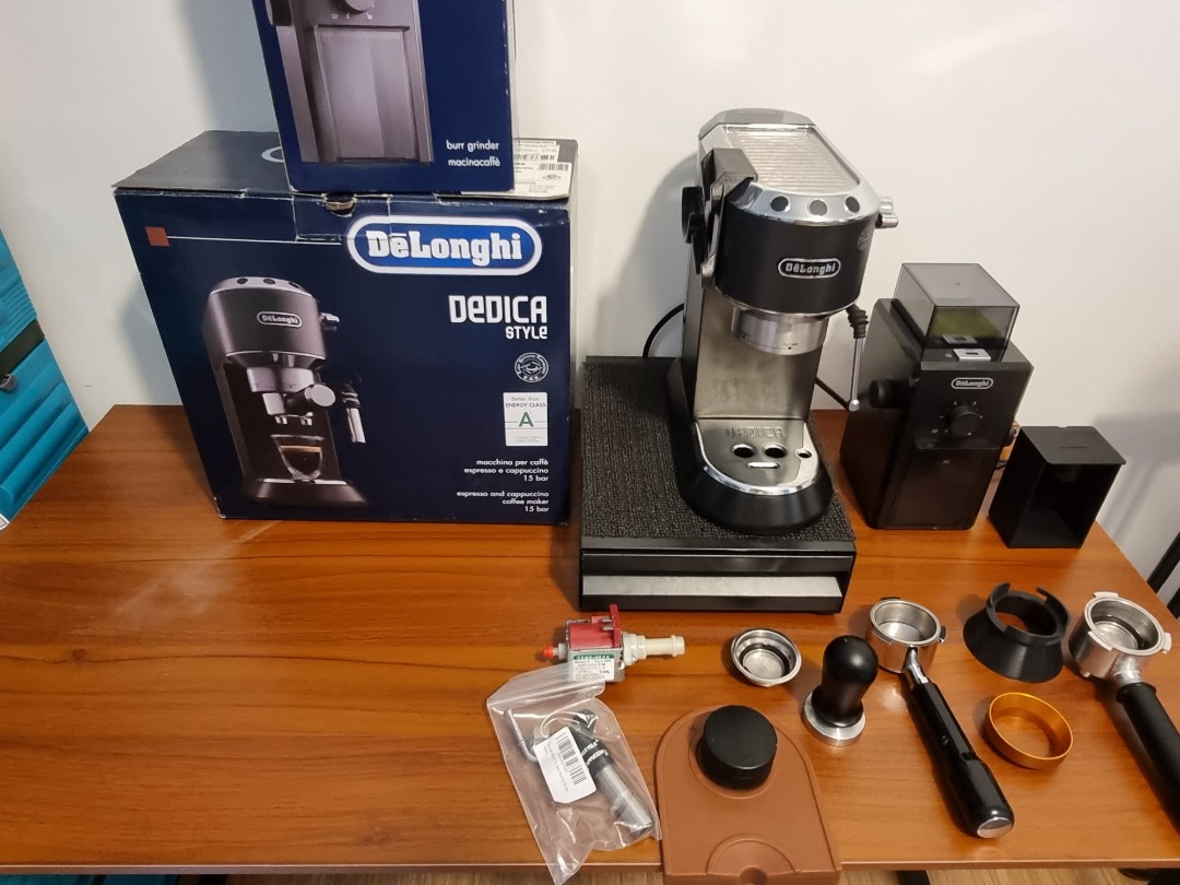Delonghi Dedica and KG79 grinder, TV & Home Appliances, Kitchen