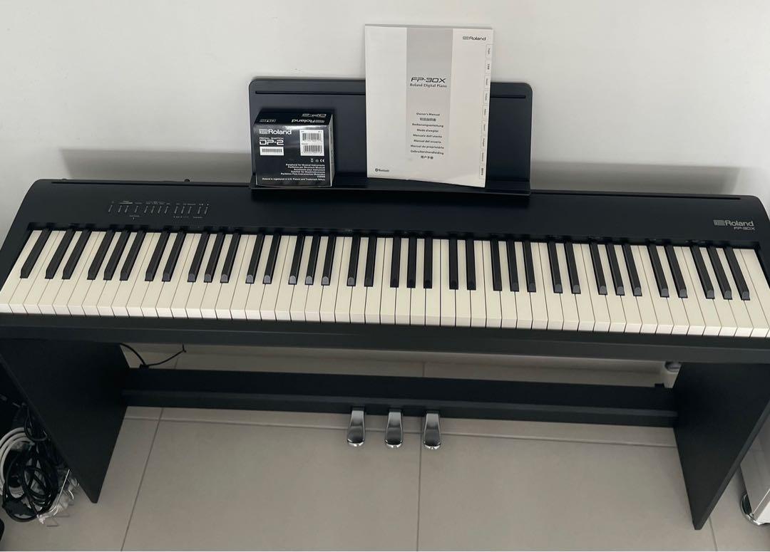 Digital Piano Roland FP30X Black with stand and pedals, Hobbies & Toys