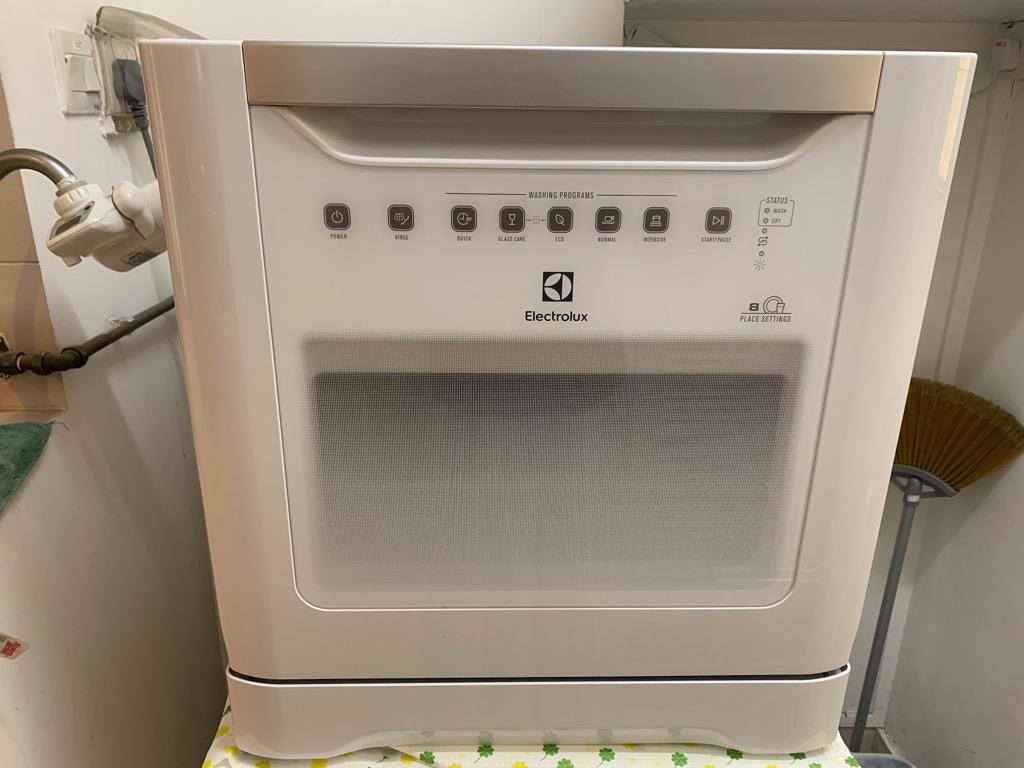 ELECTROLUX ESF6010BW 55CM COMPACT TABLETOP DISHWASHER, TV & Home
