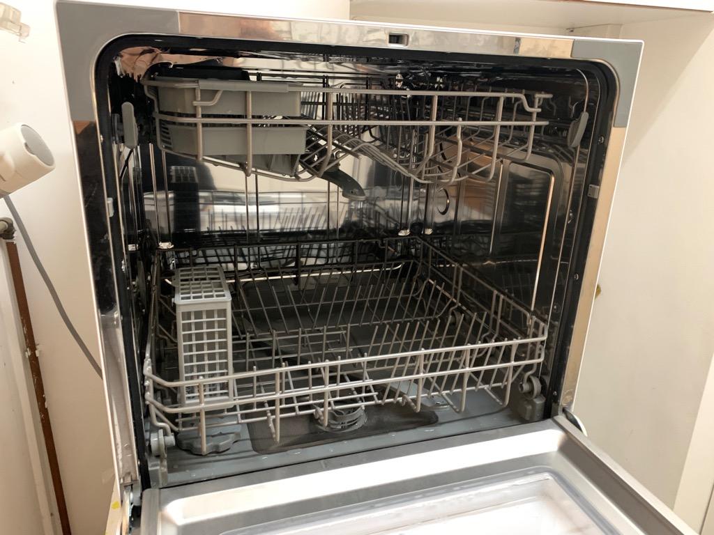 ELECTROLUX ESF6010BW 55CM COMPACT TABLETOP DISHWASHER, TV & Home