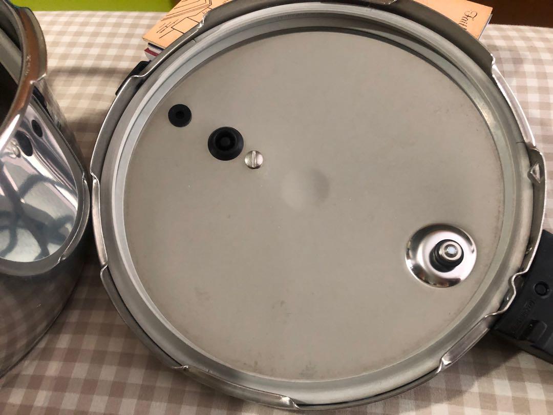 Fissler Pressure Cooker 4.5L, TV & Home Appliances, Kitchen Appliances