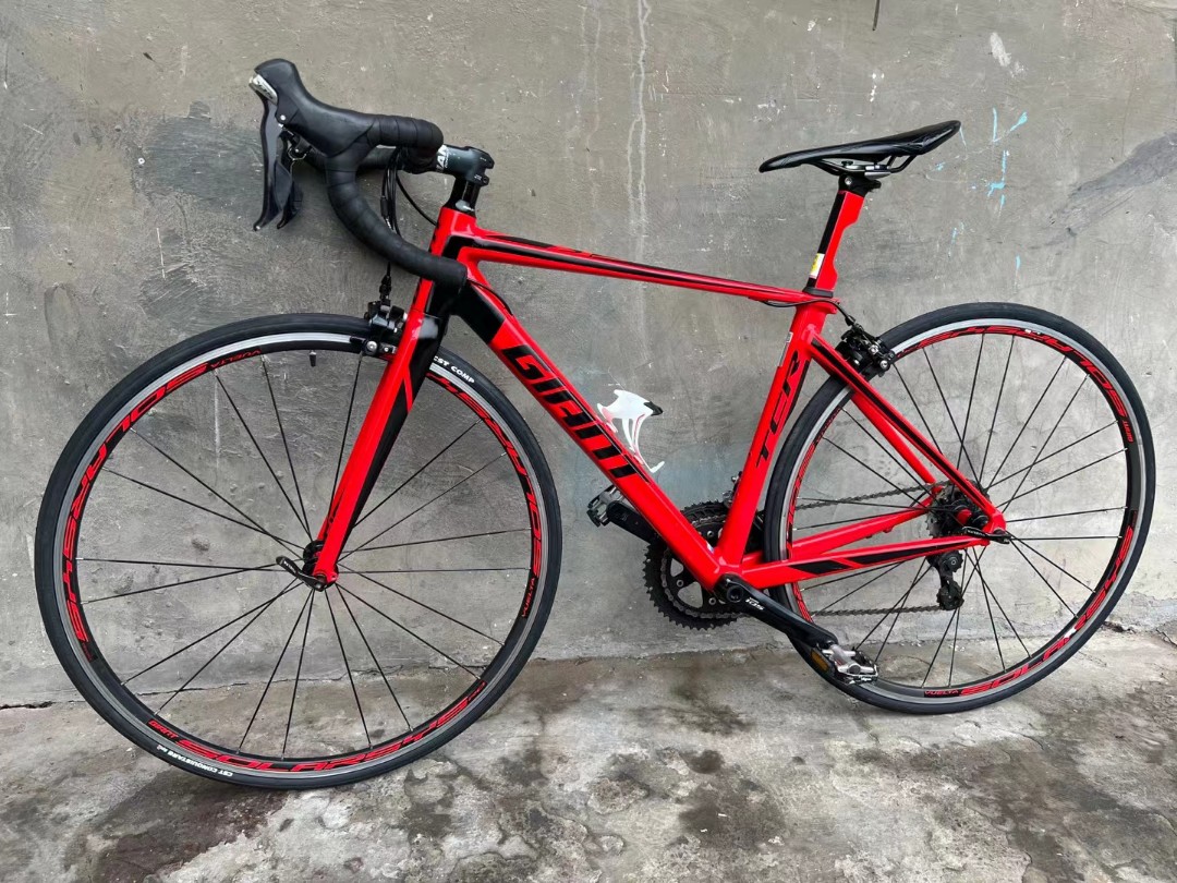 Giant road bike red store