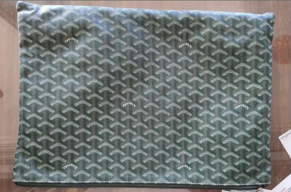 Goyard envelope store