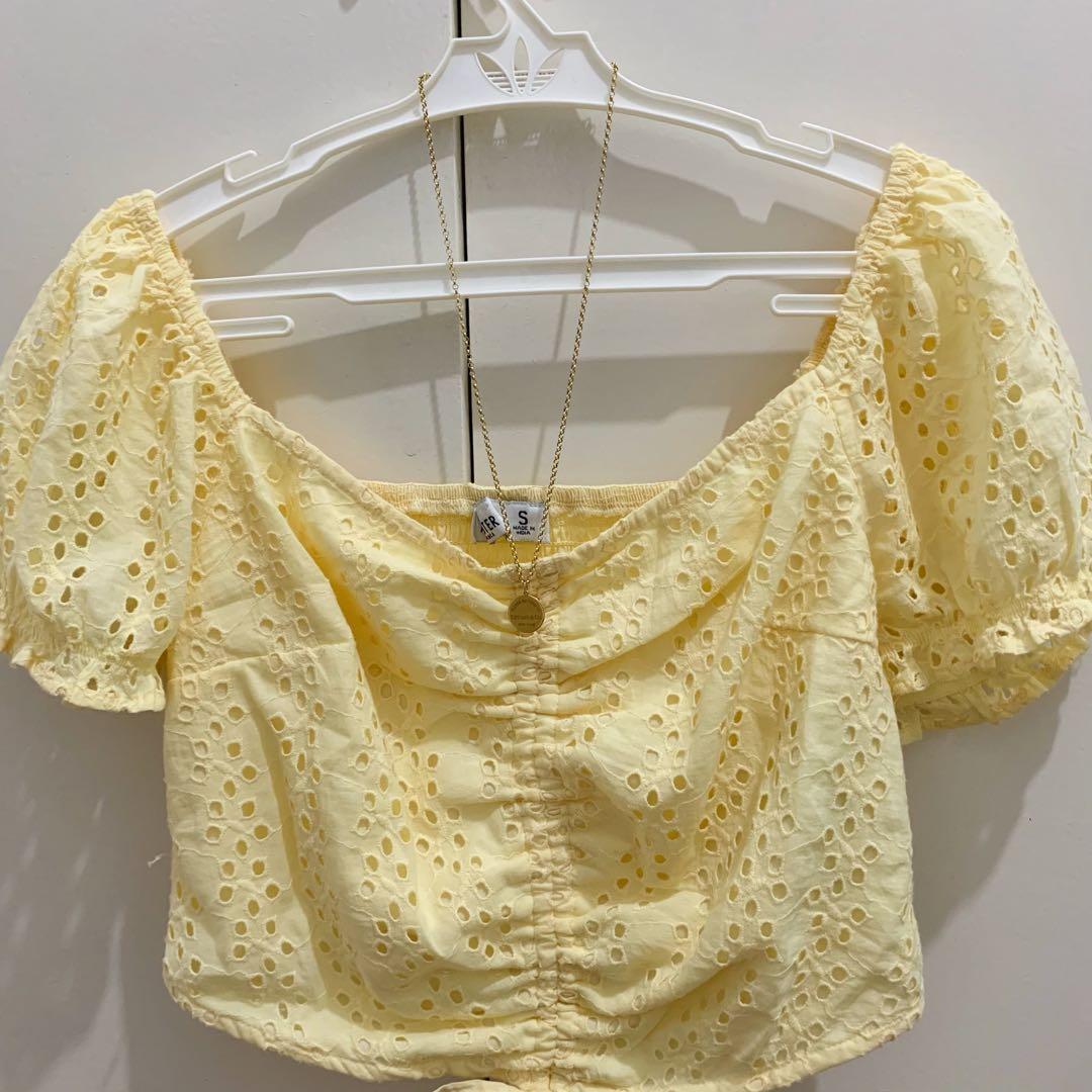 Hollister Eyelet Crop Top Women s Fashion Tops Blouses on Carousell