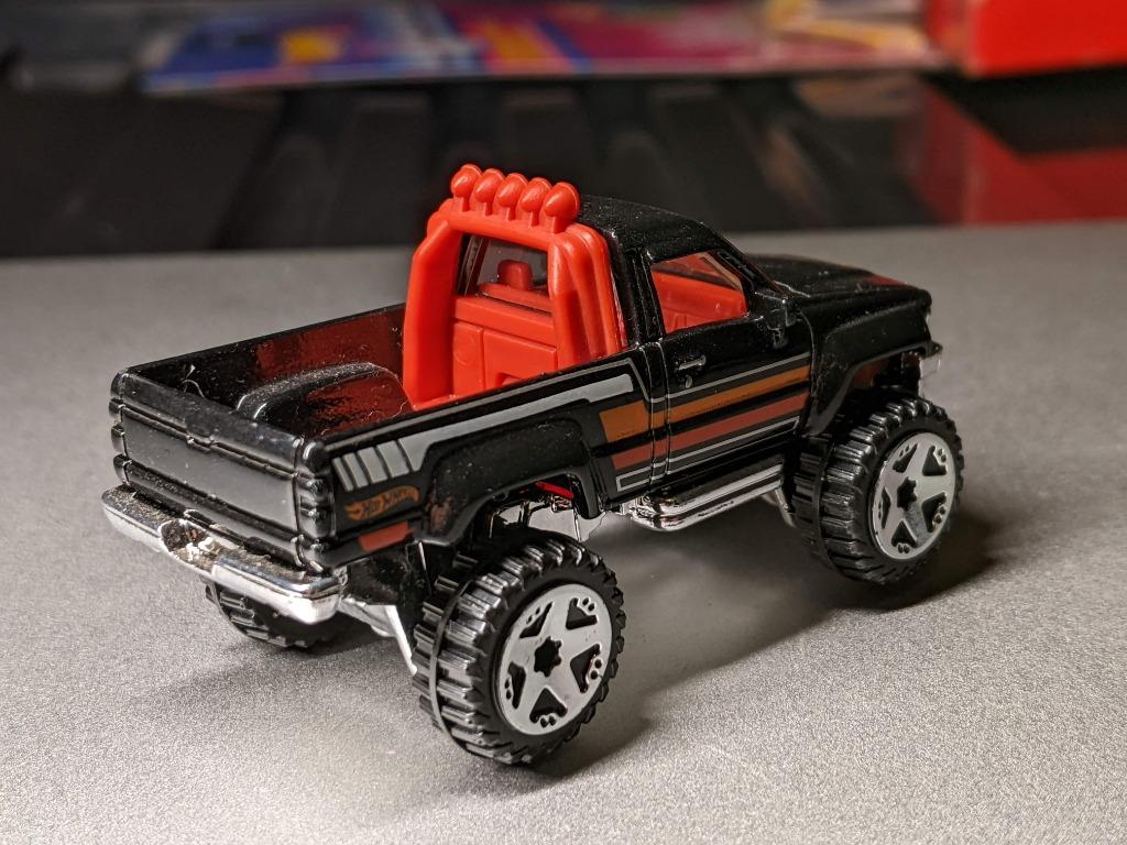 Hot wheels 1987 new arrivals toyota pickup truck