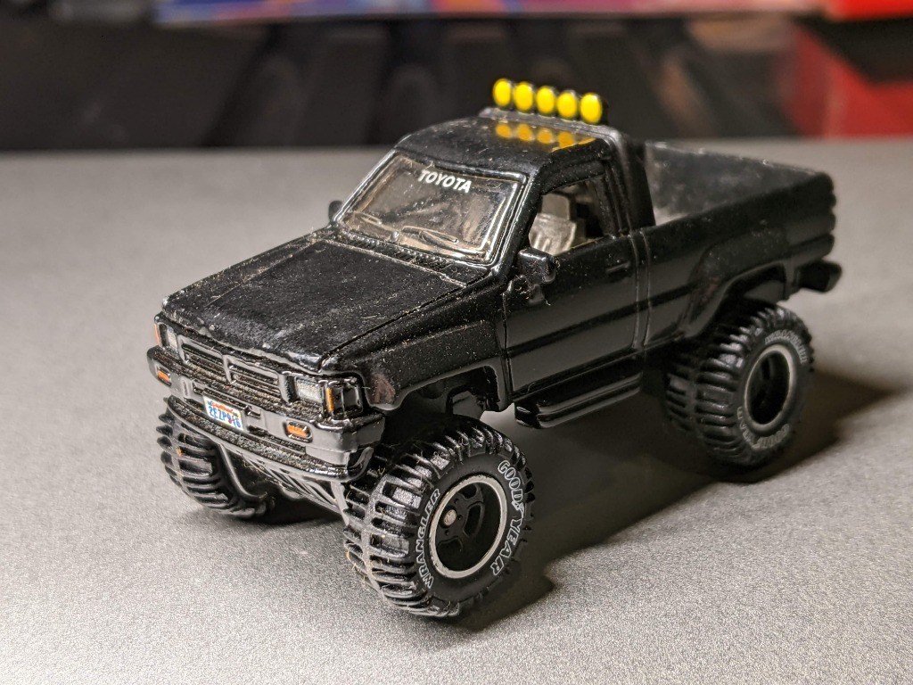 Hot Wheels Retro Back To The Future 1987 Toyota Pickup BTTF
