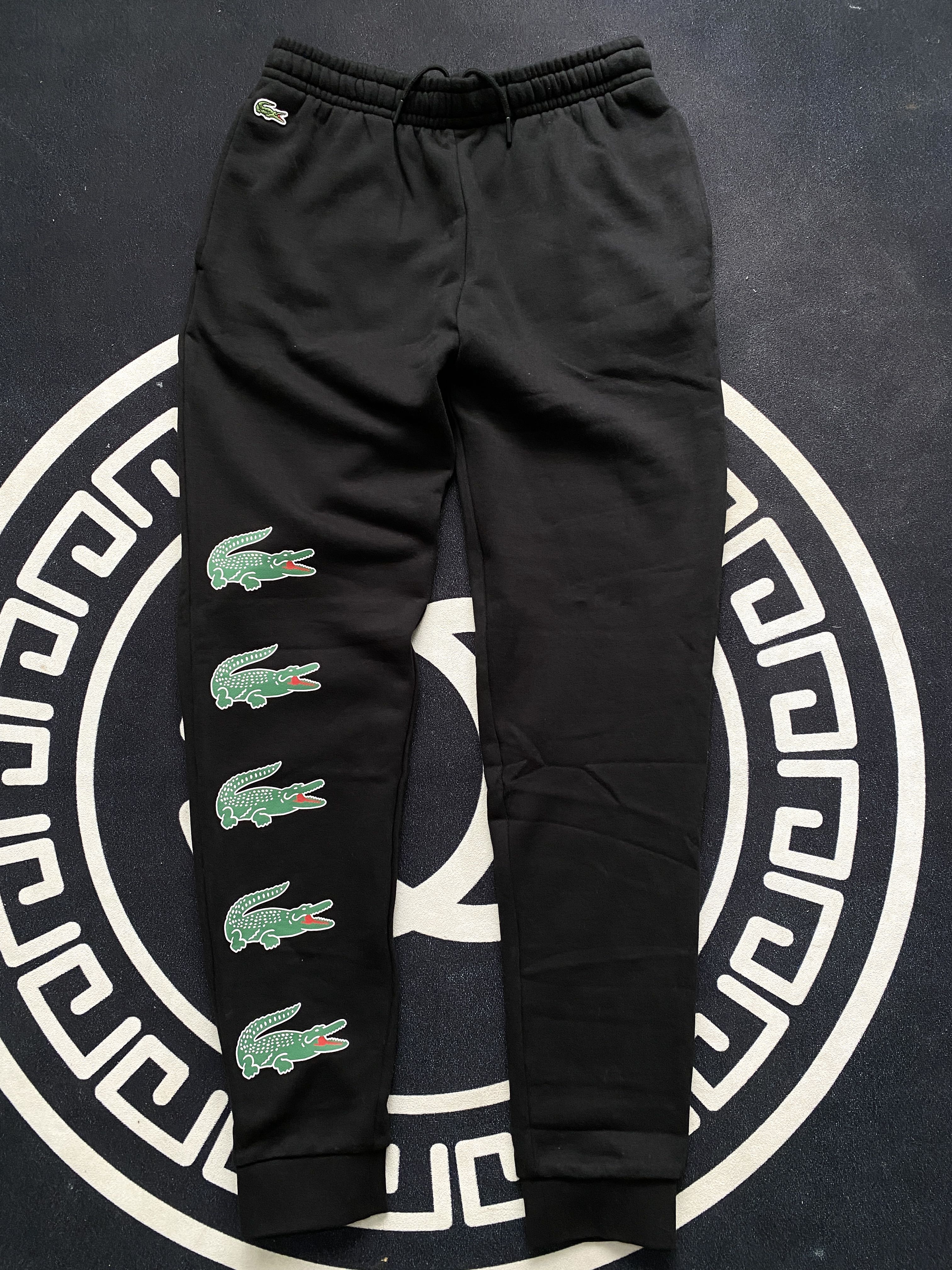 Lacoste hotsell baggy joggers