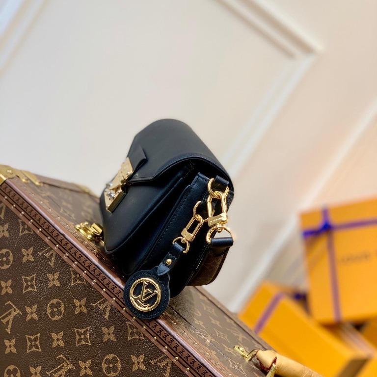 Louis Vuitton 2022 SWING mini bag - New condition with original box, Women's  Fashion, Bags & Wallets on Carousell