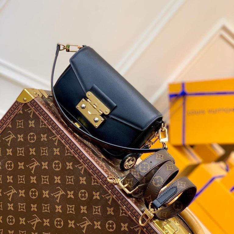 Louis Vuitton 2022 SWING mini bag - New condition with original box, Women's  Fashion, Bags & Wallets on Carousell